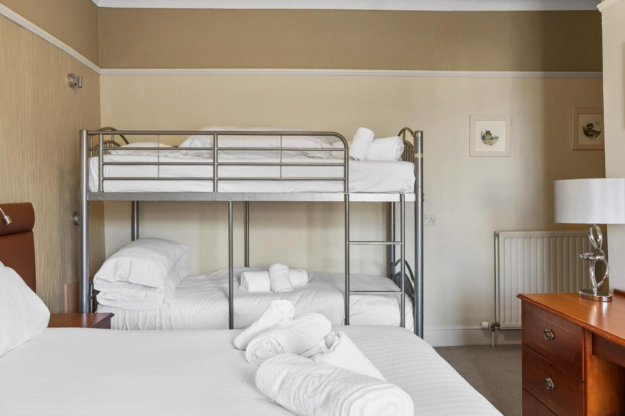 Invicta Hotel Плимът Стая снимка